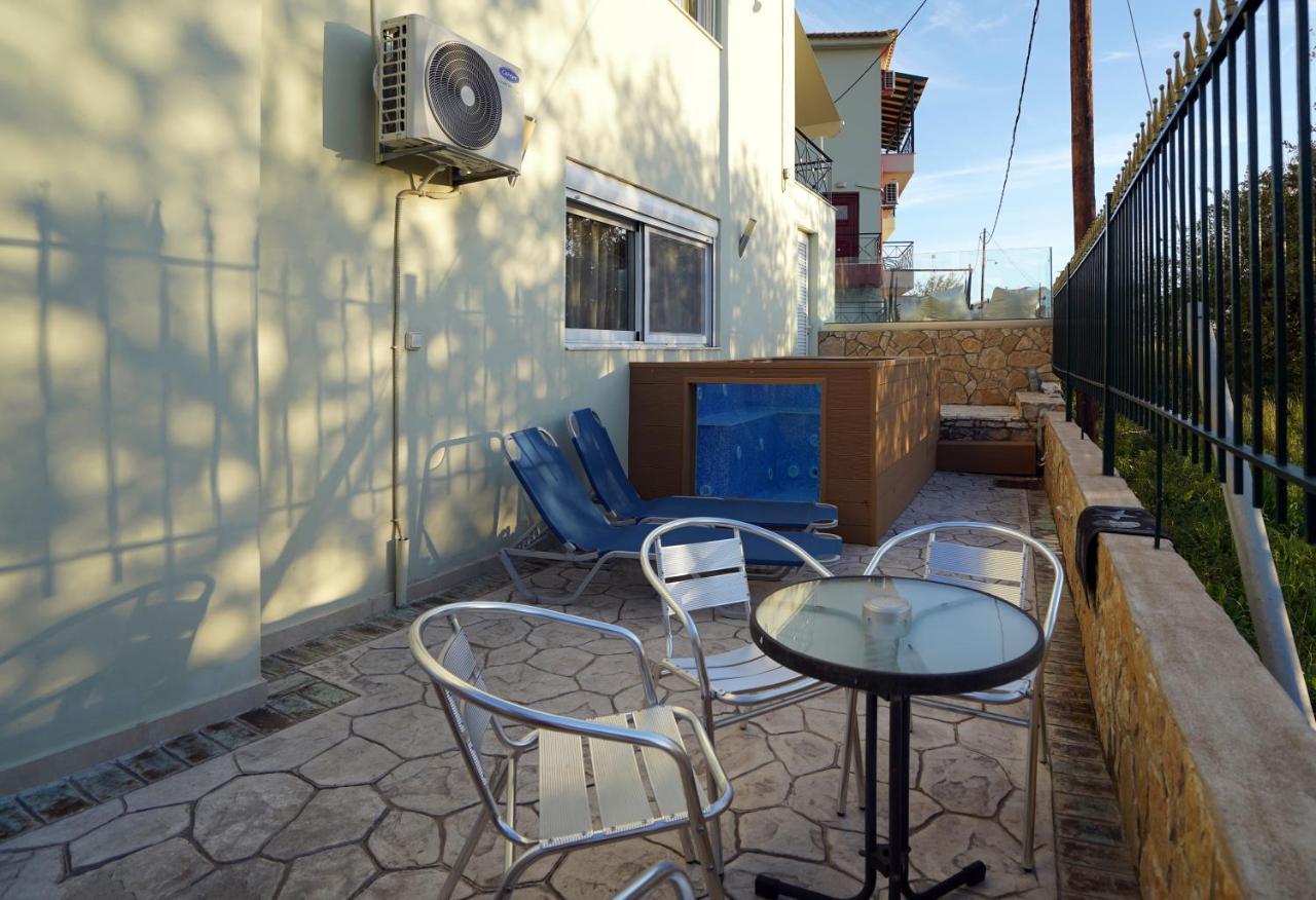 קלמאטה Semiramis Suites With Pool מראה חיצוני תמונה