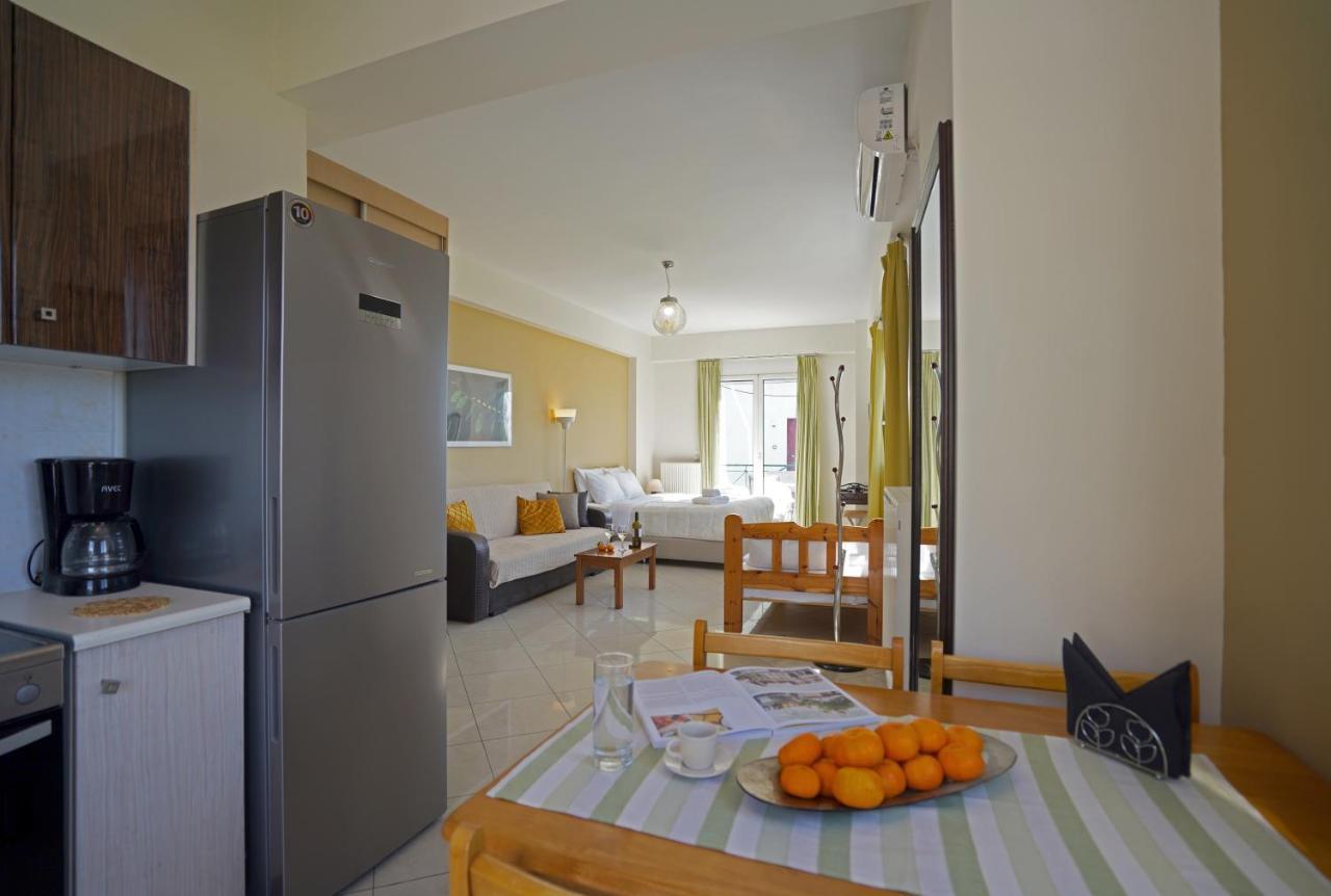 קלמאטה Semiramis Suites With Pool מראה חיצוני תמונה