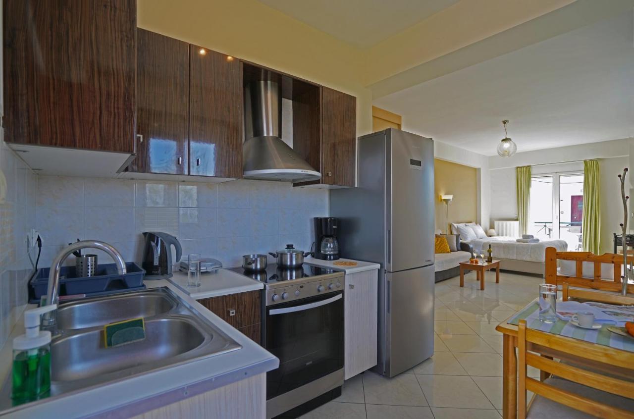 קלמאטה Semiramis Suites With Pool מראה חיצוני תמונה