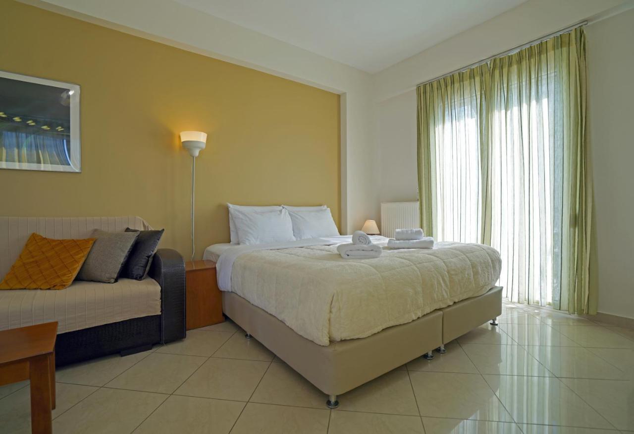קלמאטה Semiramis Suites With Pool מראה חיצוני תמונה