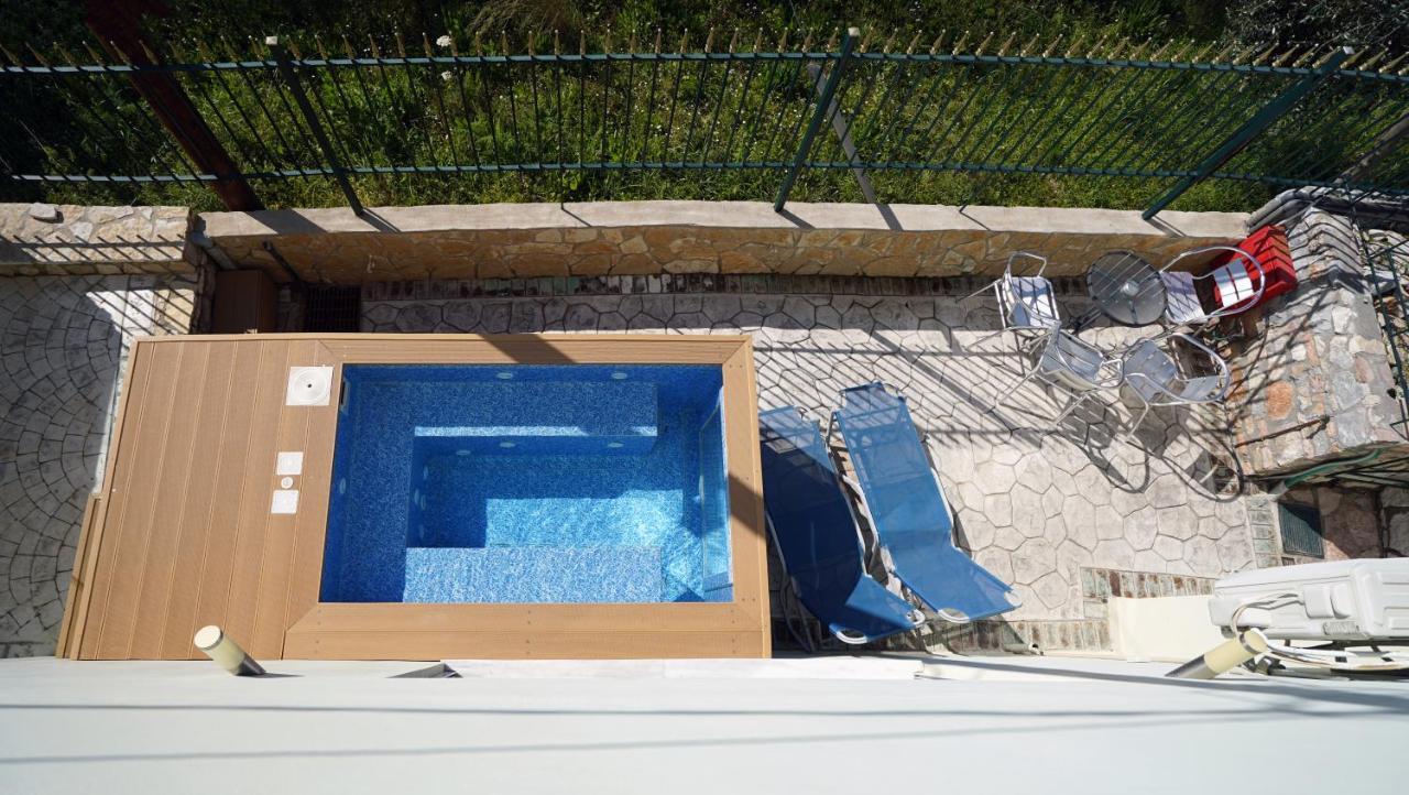 קלמאטה Semiramis Suites With Pool מראה חיצוני תמונה