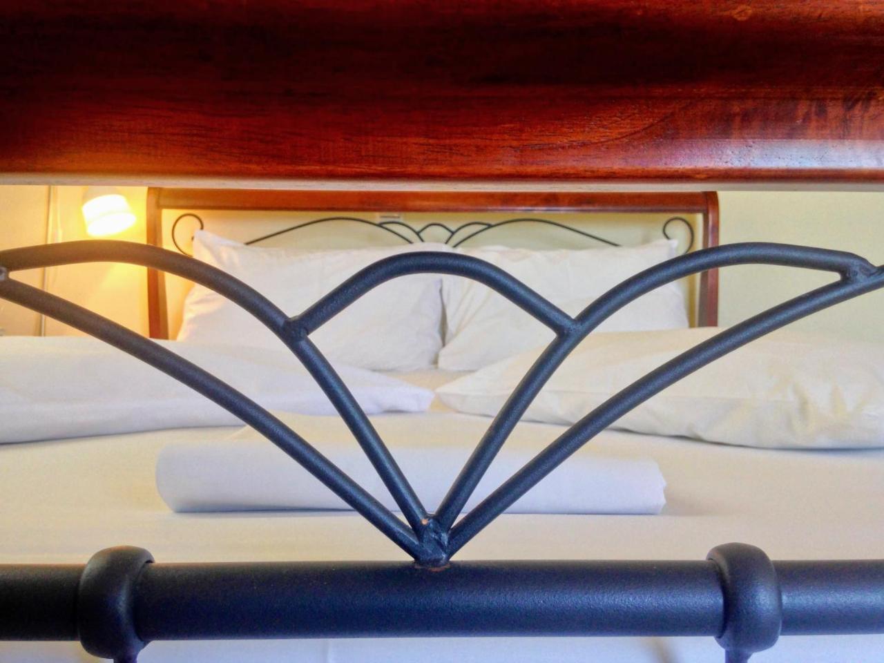 קלמאטה Semiramis Suites With Pool מראה חיצוני תמונה
