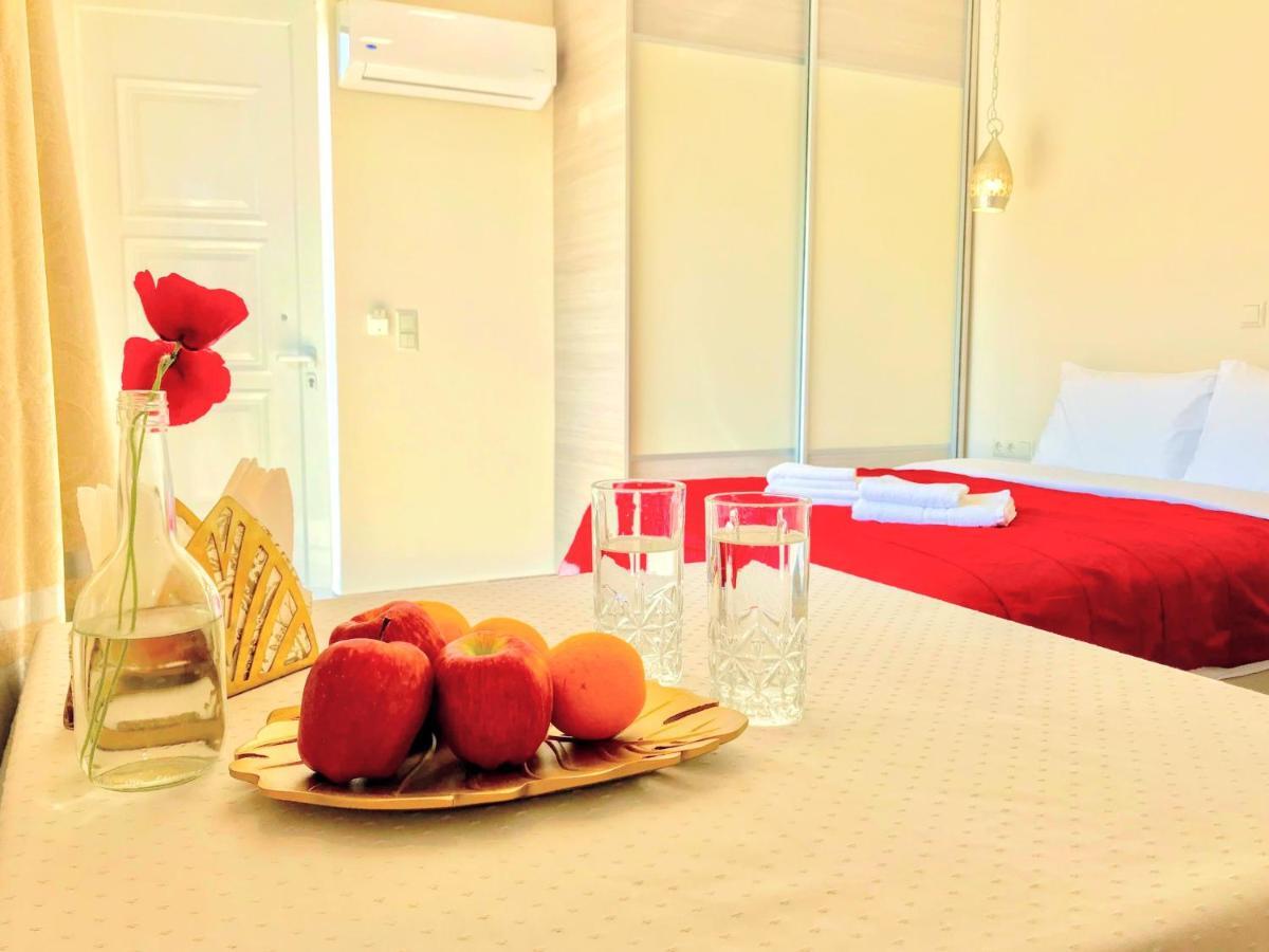 קלמאטה Semiramis Suites With Pool מראה חיצוני תמונה